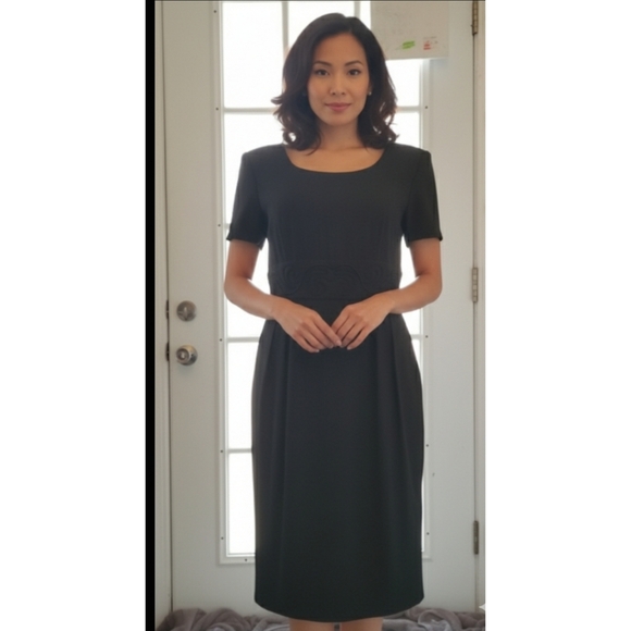 John Roberts Dresses & Skirts - John Roberts Dress, Waistline Embroidered, Midi, GUC. ✔️